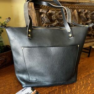 Portland Leather Pebbled Black Medium Zip Tote Bag